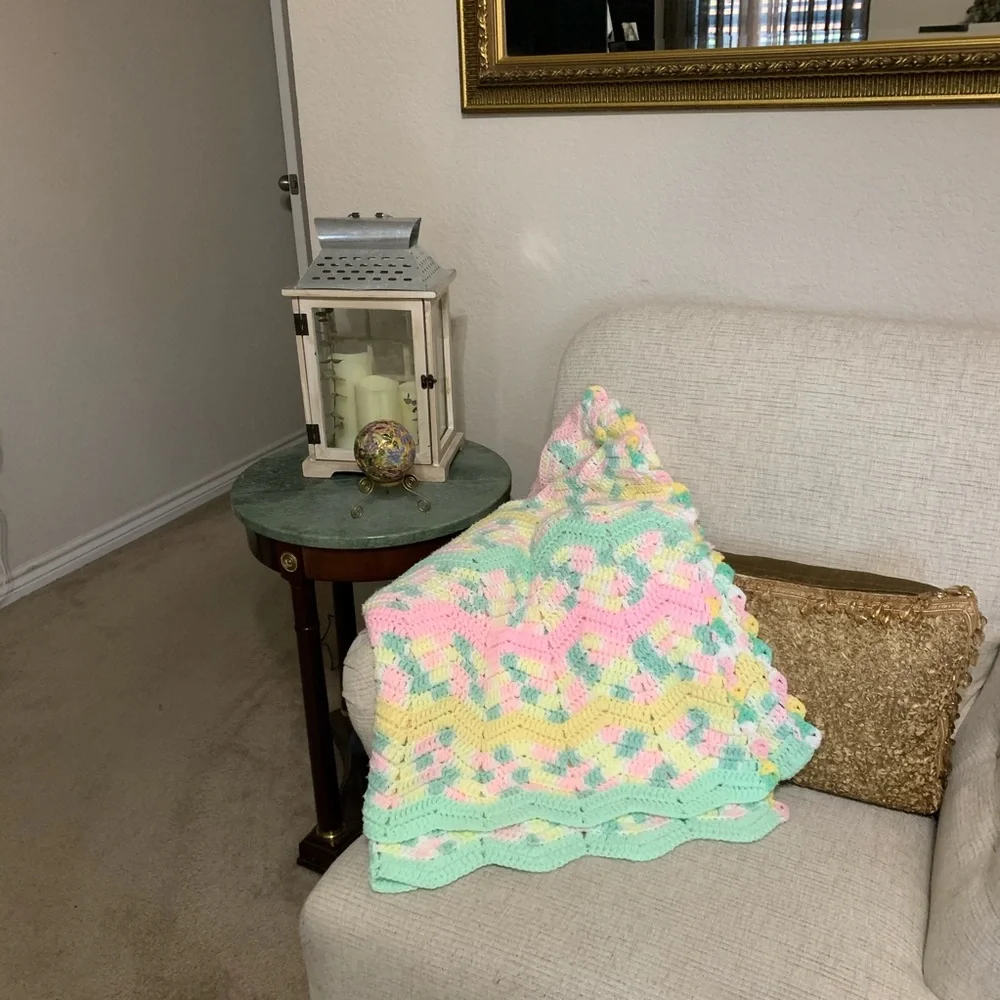 Vintage pastel crocheted knit blanket throw